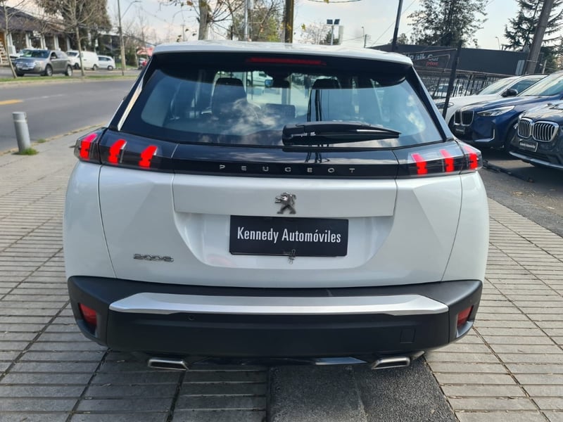Peugeot 2008 1.2 ACTIVE PURETECH 130 4X2 MT 5P. 2023 - Imagen 9 de 10