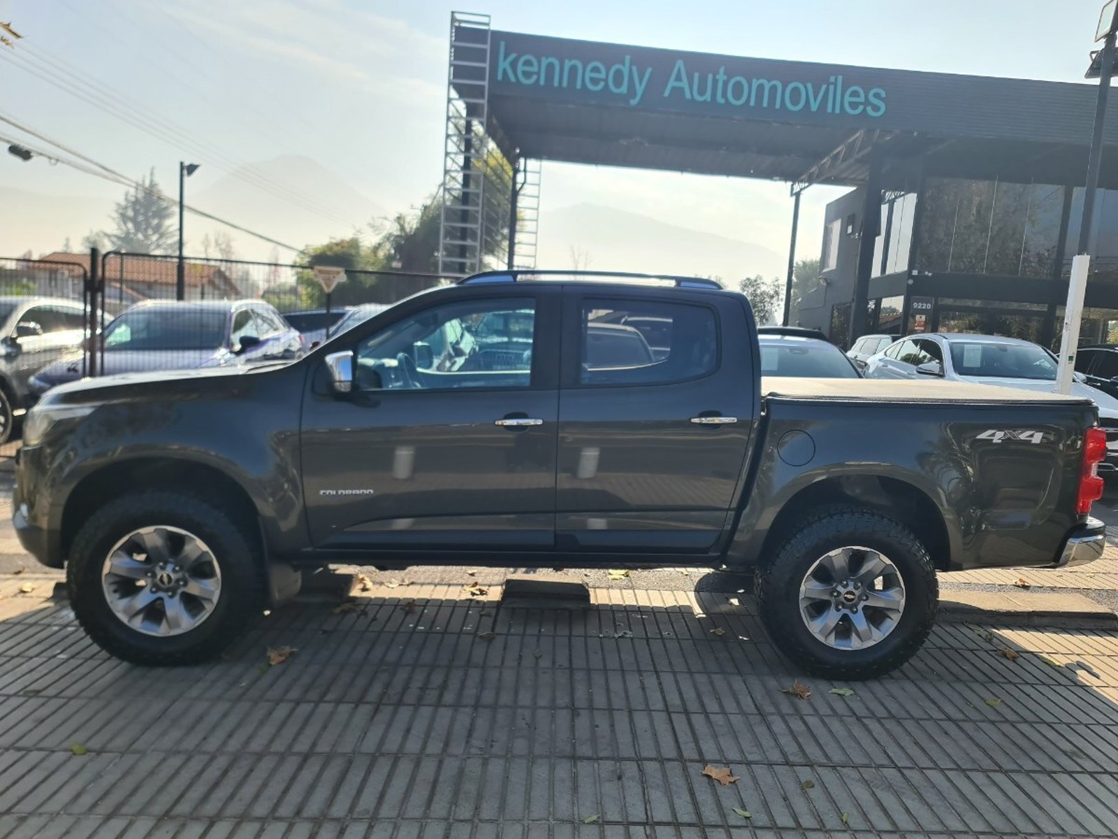 CHEVROLET COLORADO 2.8TD Auto LT 4WD 2023 - Imagen 5 de 10