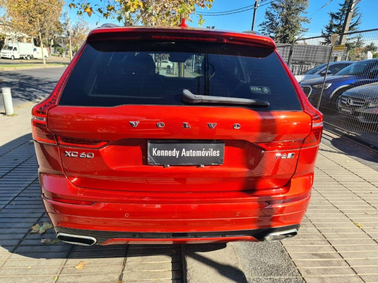VOLVO XC60 2.0 T6 R-Design Auto 4WD 2019 - Imagen 7 de 9