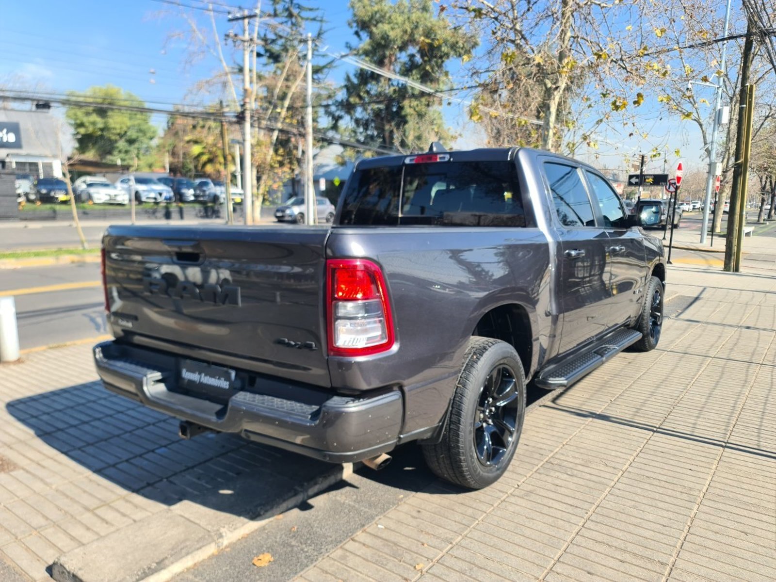 RAM 1500 BIG HORN CREW CAB 4X4 3.6 AUT 2022 - Imagen 6 de 10