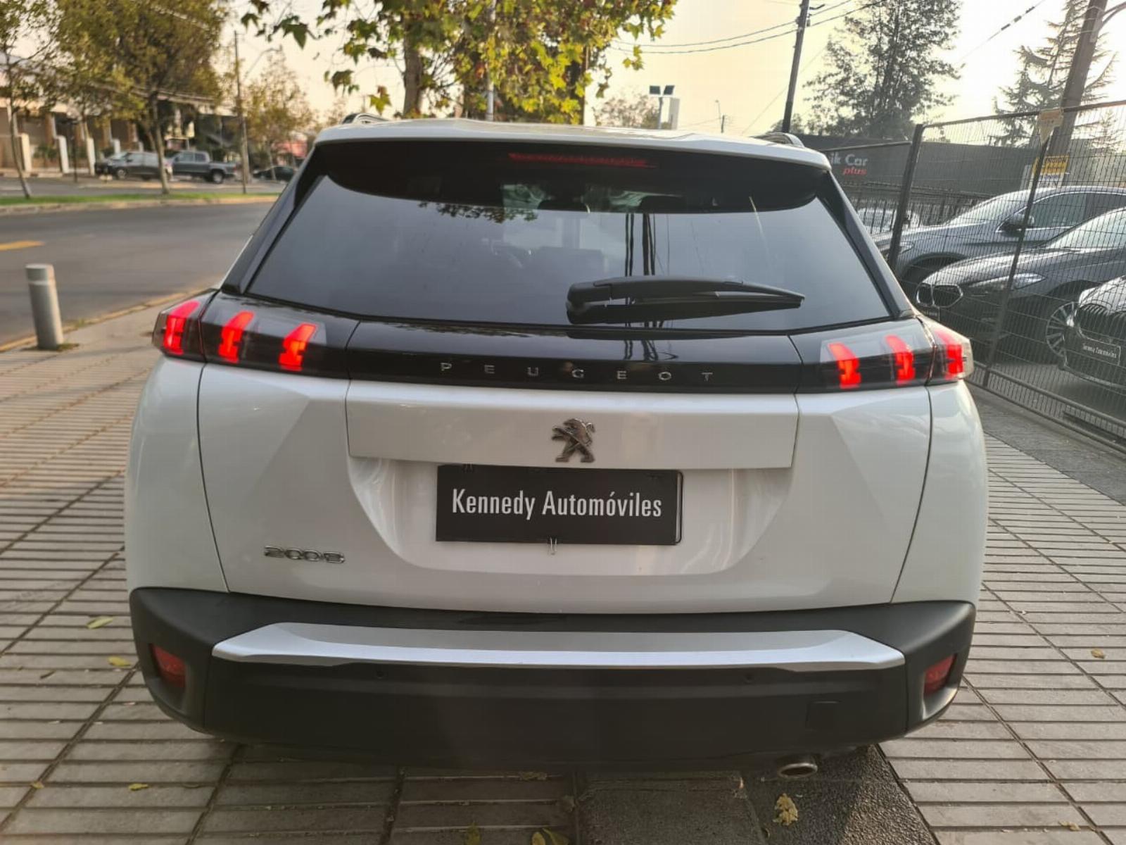 PEUGEOT 2008 1.5 BlueHDI 130 HP Auto Allure Pack 2022 - Imagen 4 de 8