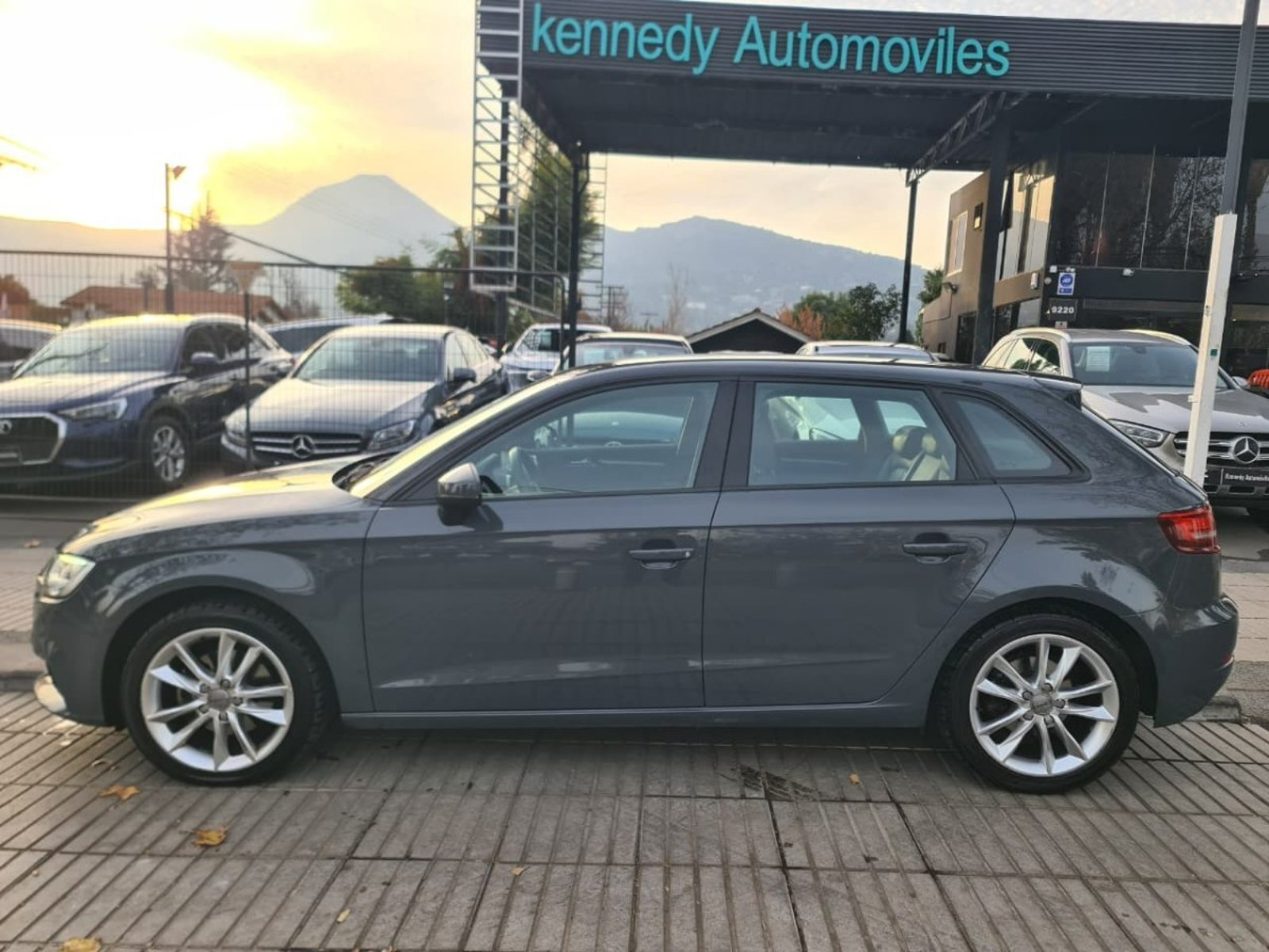Audi A3 1.4 SPORTBACK 4X2 S-TRONIC 35 HB AT 5P. 2019 - Imagen 8 de 10