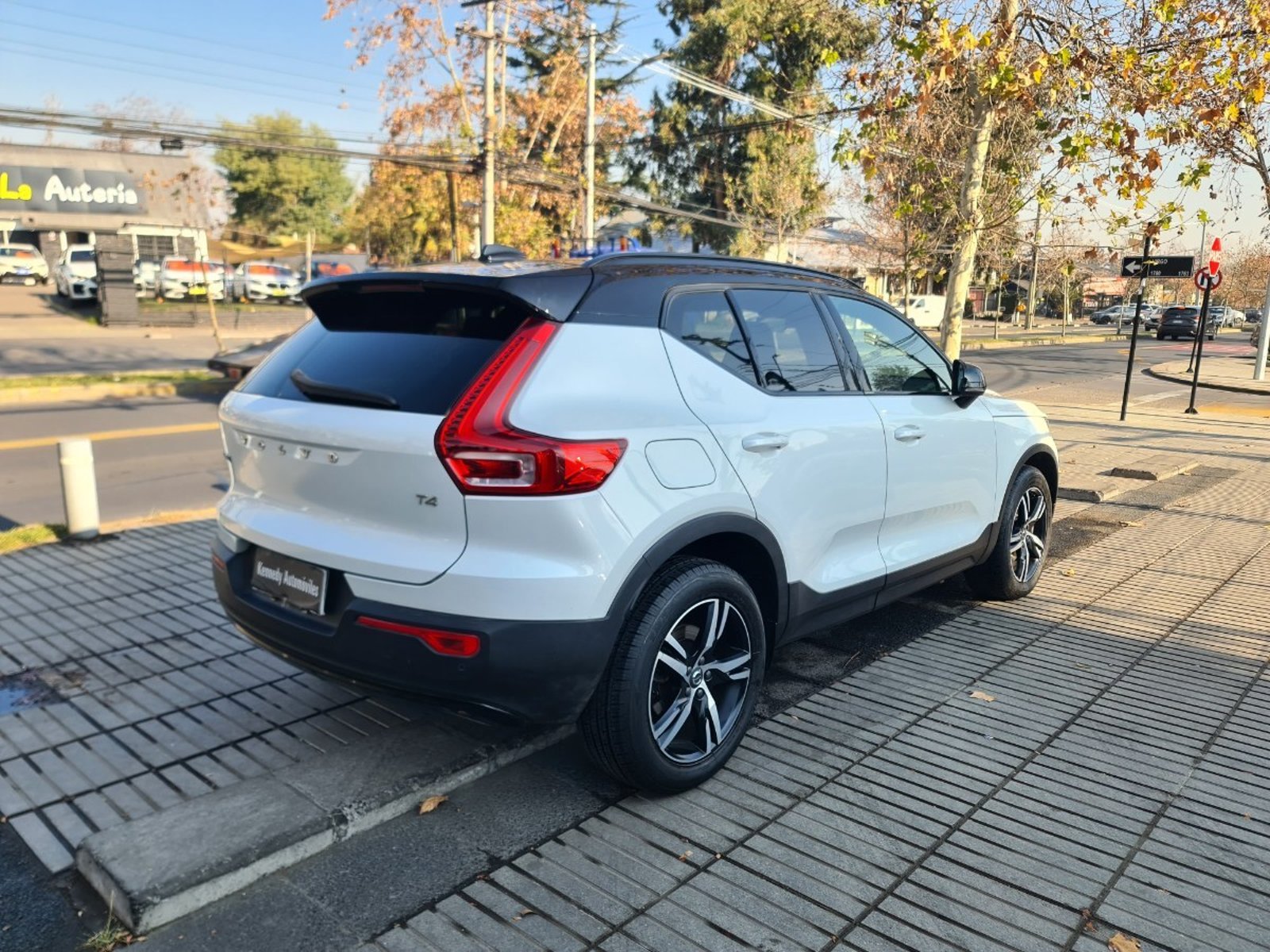 Volvo XC40 2.0 T4 INSCRIPTION FWD AT 5P. 2021 - Foto 4 de 10