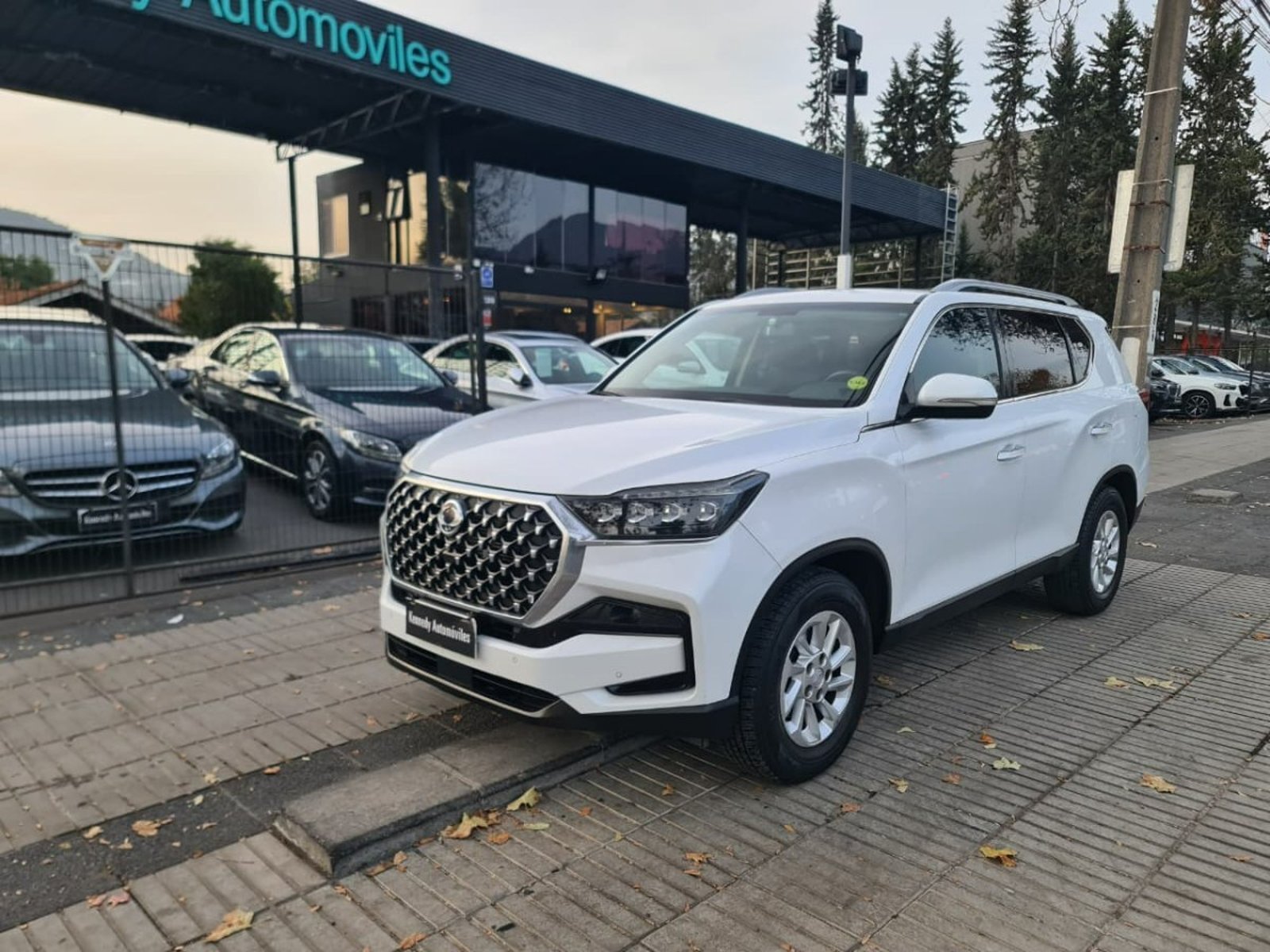 SsangYong REXTON 2.2T GLX DIESEL 4X2 6AB 8AT 5P. 2022 - Foto 3 de 10