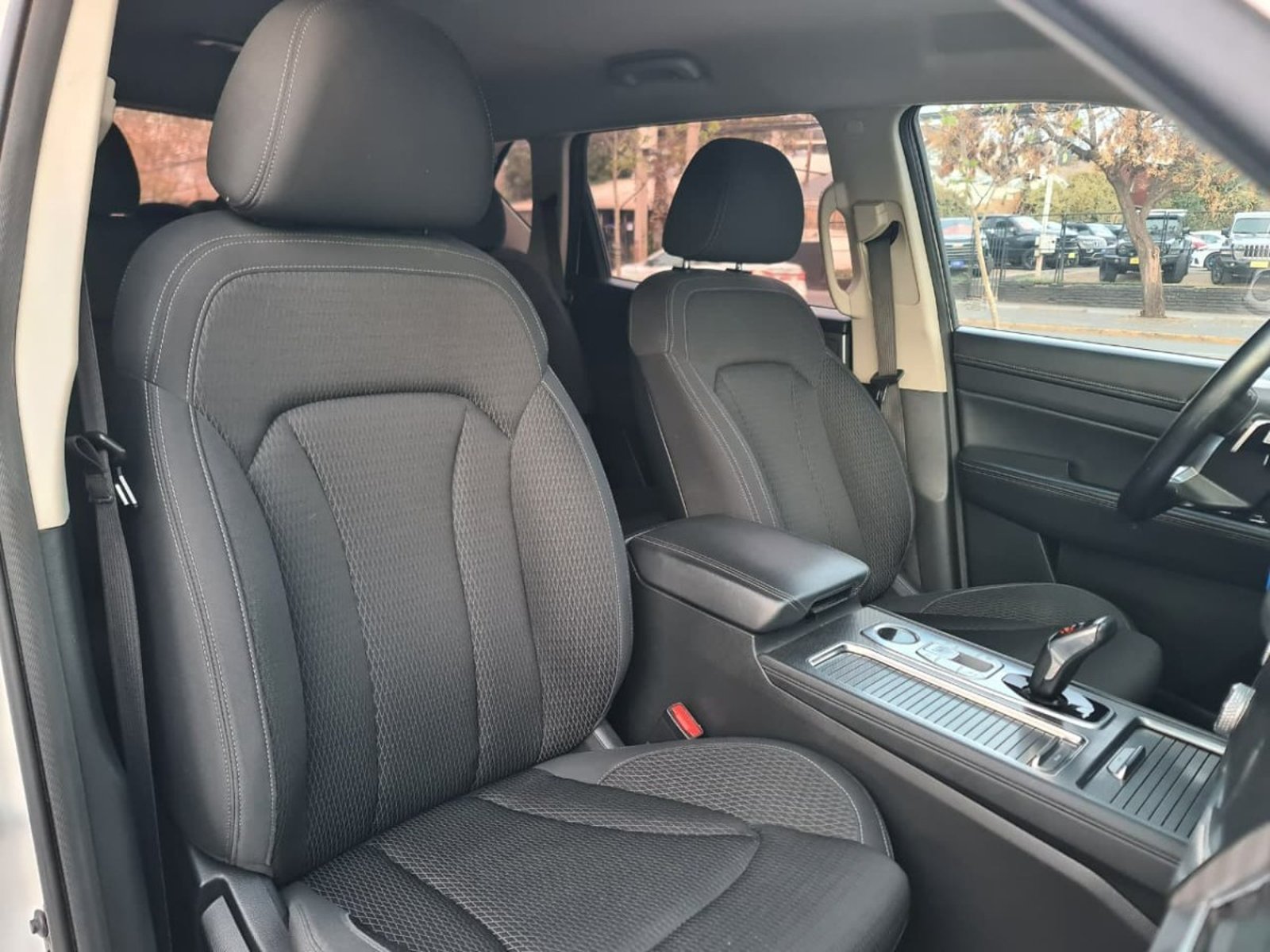 SsangYong REXTON 2.2T GLX DIESEL 4X2 6AB 8AT 5P. 2022 - Imagen 8 de 10