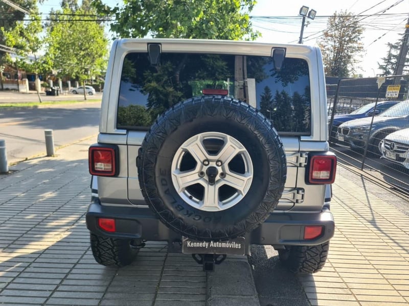 Jeep WRANGLER 3.6 UNLIMITED SPORT 4WD AT 5P. 2019 - Imagen 8 de 10
