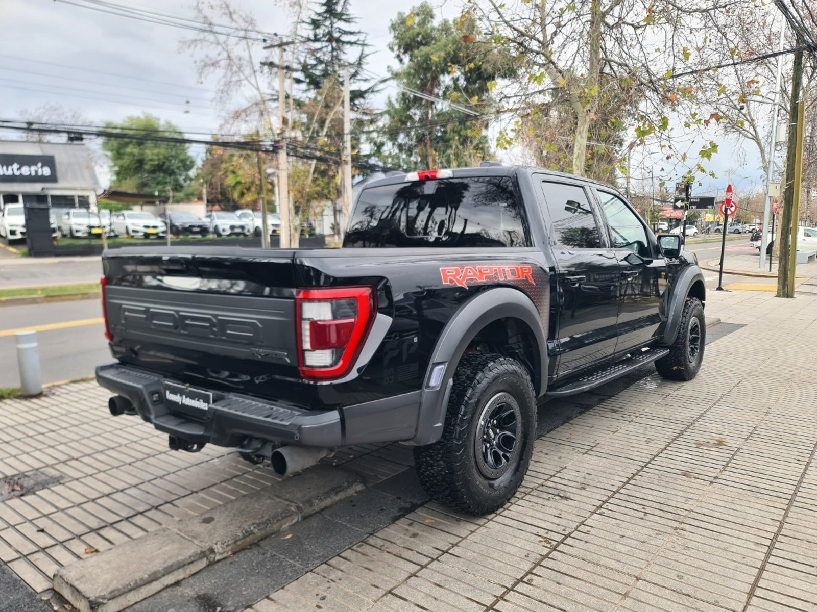 Ford F-150 Raptor 3.5 4X4 DOB. CAB. AT 4P. 2024 - Imagen 4 de 10