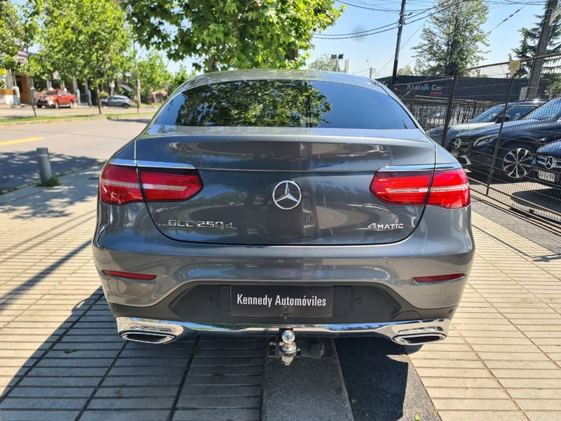 Mercedes-Benz GLC 250 D Coupe 2.1 GLC 250 D Auto 4x4 AT Diesel 2019 - Imagen 8 de 10