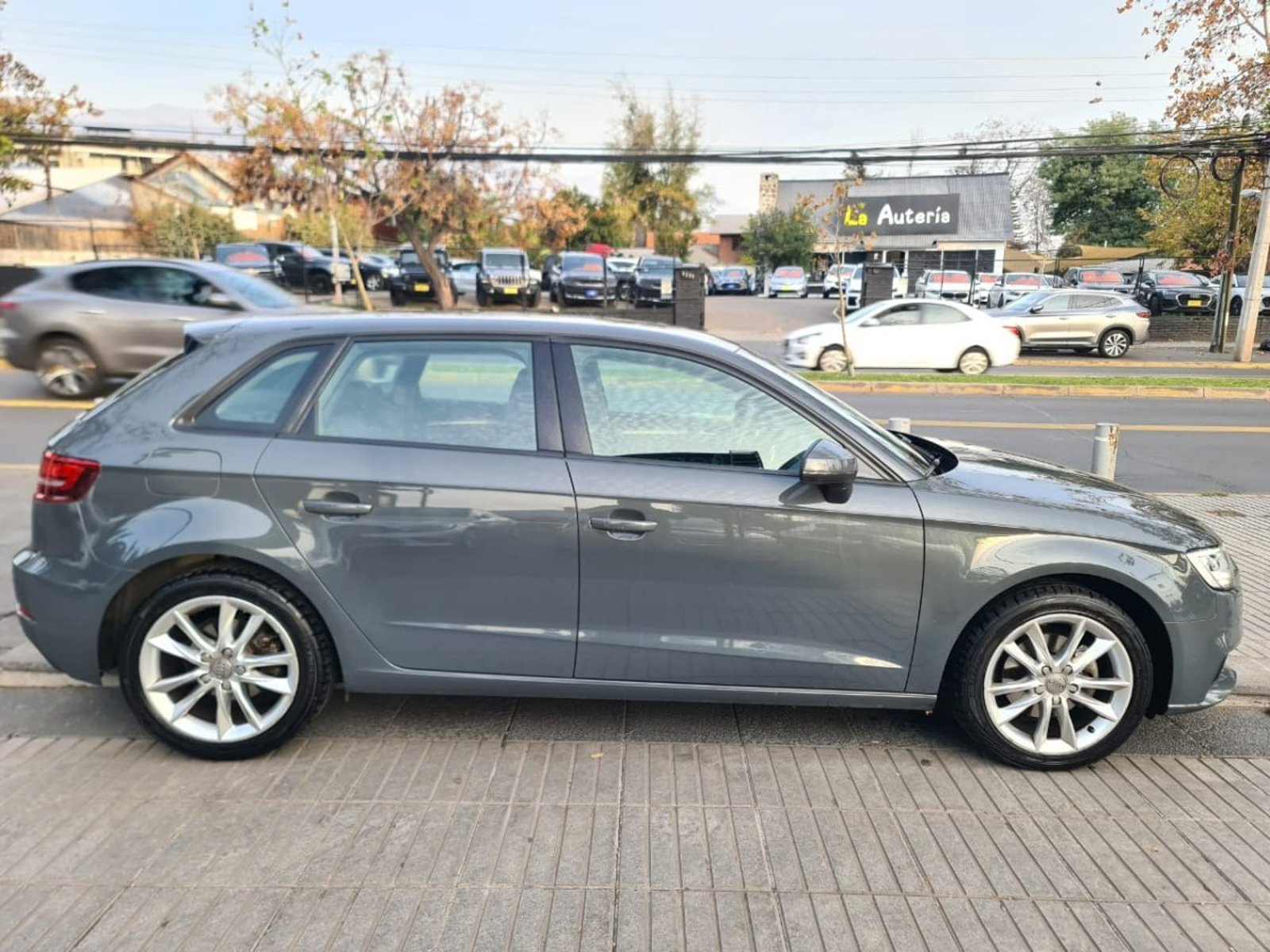 Audi A3 1.4 SPORTBACK 4X2 S-TRONIC 35 HB AT 5P. 2019 - Imagen 6 de 10