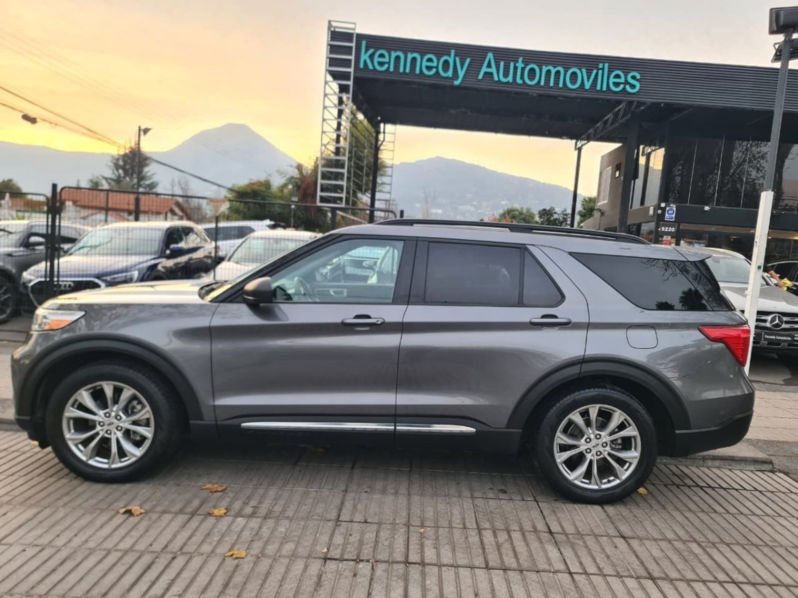 Ford EXPLORER 2.3 ECOBOOST XLT 4X2 AT 5P. 2022 - Foto 4 de 10