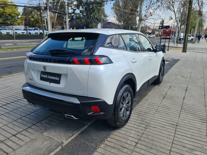 Peugeot 2008 1.2 ACTIVE PURETECH 130 4X2 MT 5P. 2023 - Imagen 5 de 10