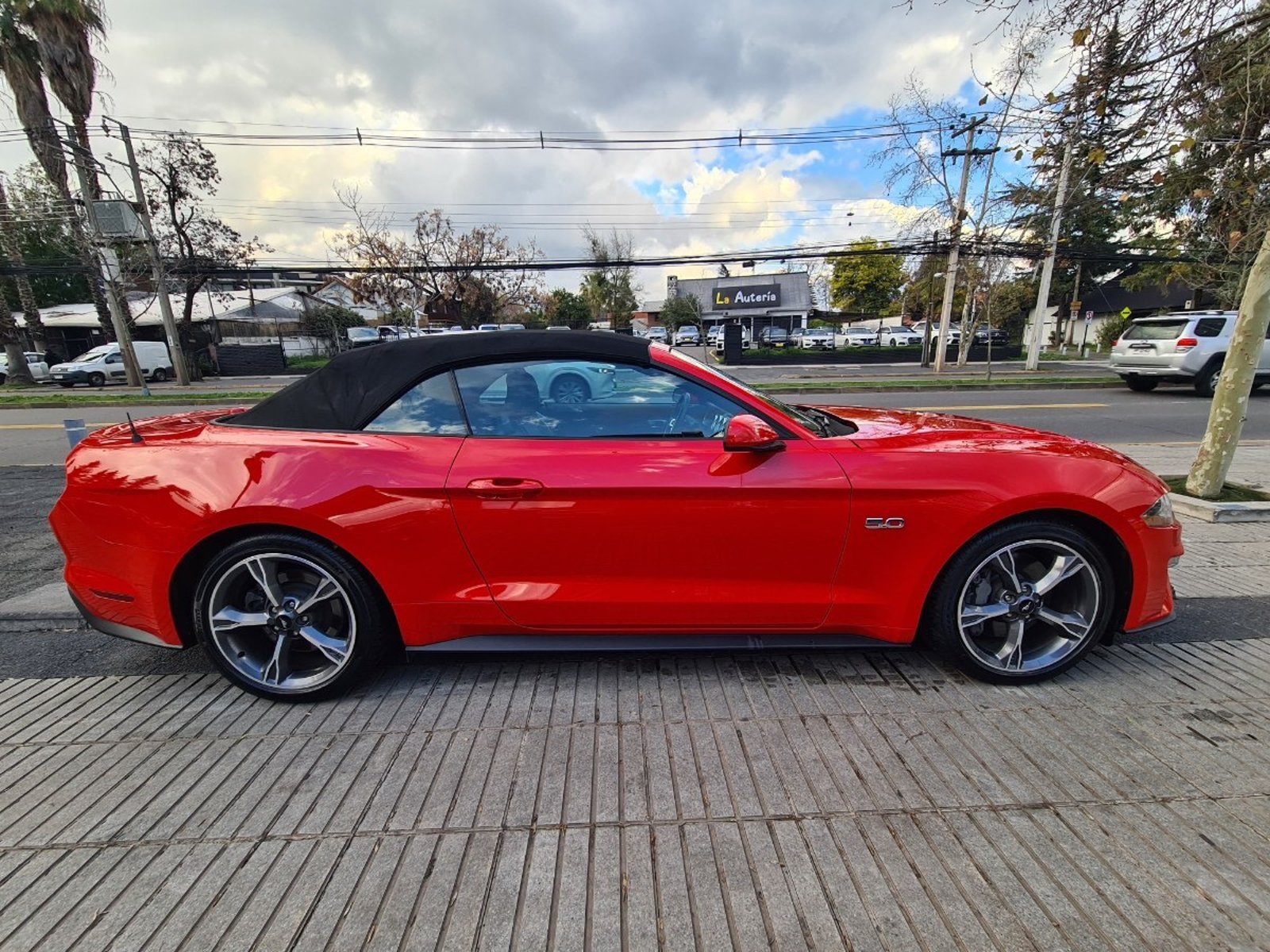 Ford MUSTANG 5.0 GT PREMIUM 4X2 CONVERTIBLE AT 2P. 2023 - Imagen 6 de 10
