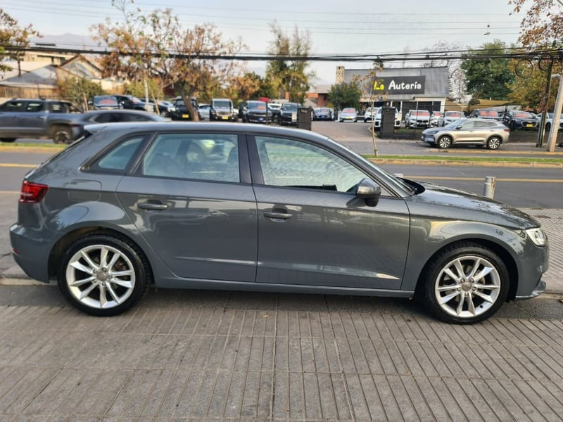 Audi A3 1.4 SPORTBACK 4X2 S-TRONIC 35 HB AT 5P. 2019 - Imagen 7 de 10
