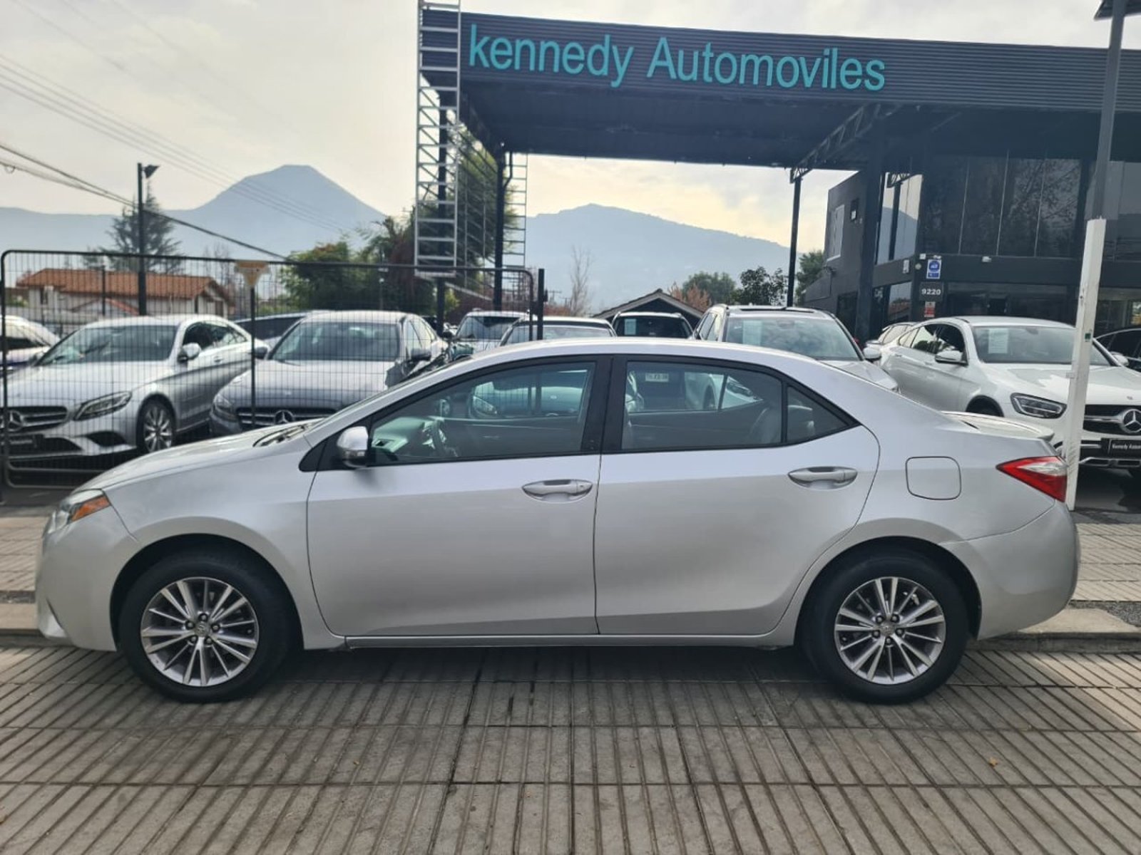 Toyota COROLLA 1.8 GLI 4X2 MG0 MT 4P. 2015 - Imagen 4 de 10