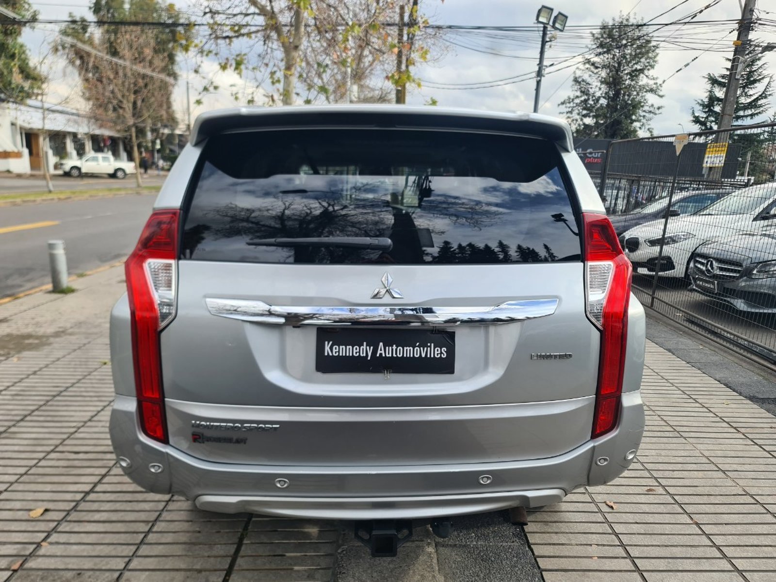 Mitsubishi MONTERO SPORT 3.0 LIMITED 4X4 AT 5P. 2019 - Imagen 8 de 10