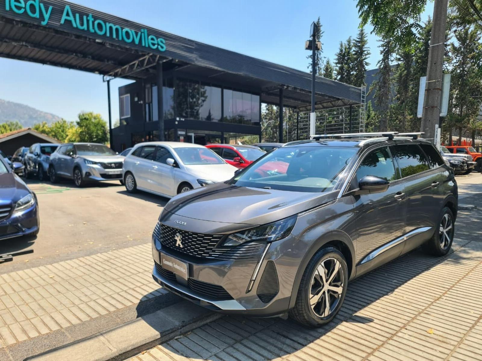 PEUGEOT 5008 1.6 THP 165 Auto Allure Pack 2023 - Imagen 3 de 10
