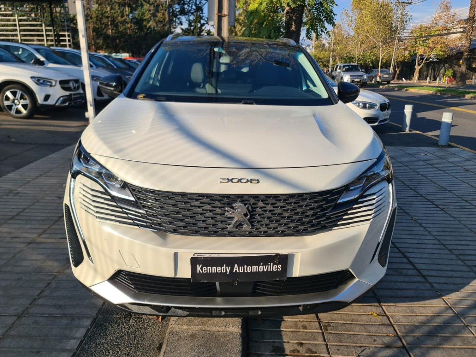 Peugeot 3008 1.6 THP 165 Auto Allure Pack 2022 - Foto 3 de 10
