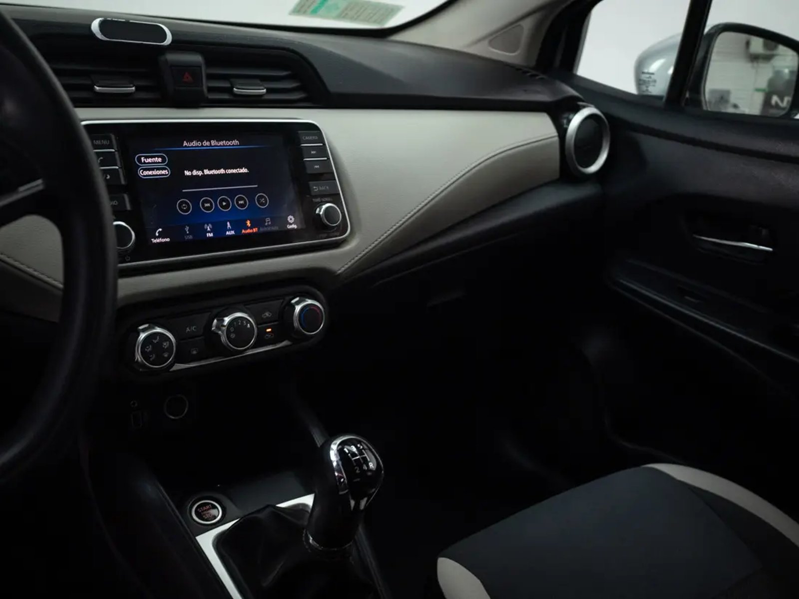 Nissan VERSA 2021 - Imagen 14 de 20