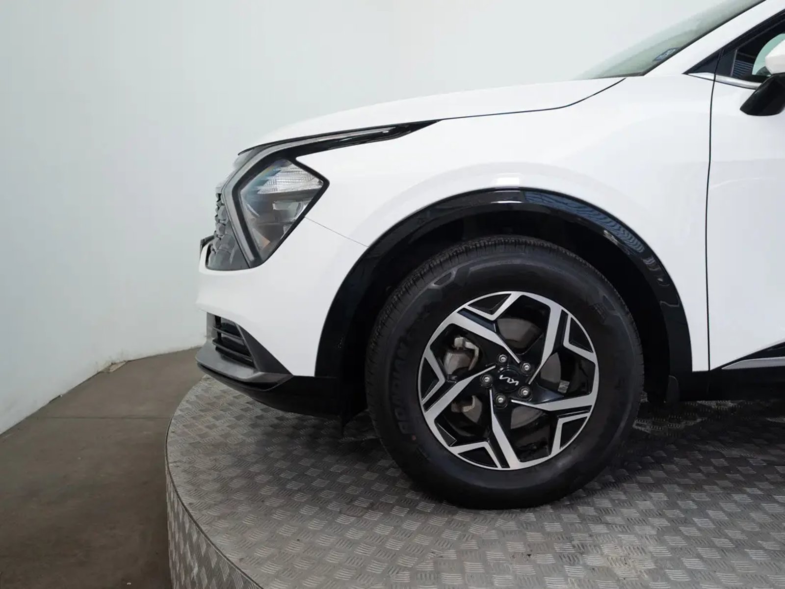 Kia SPORTAGE 2022 - Imagen 17 de 19