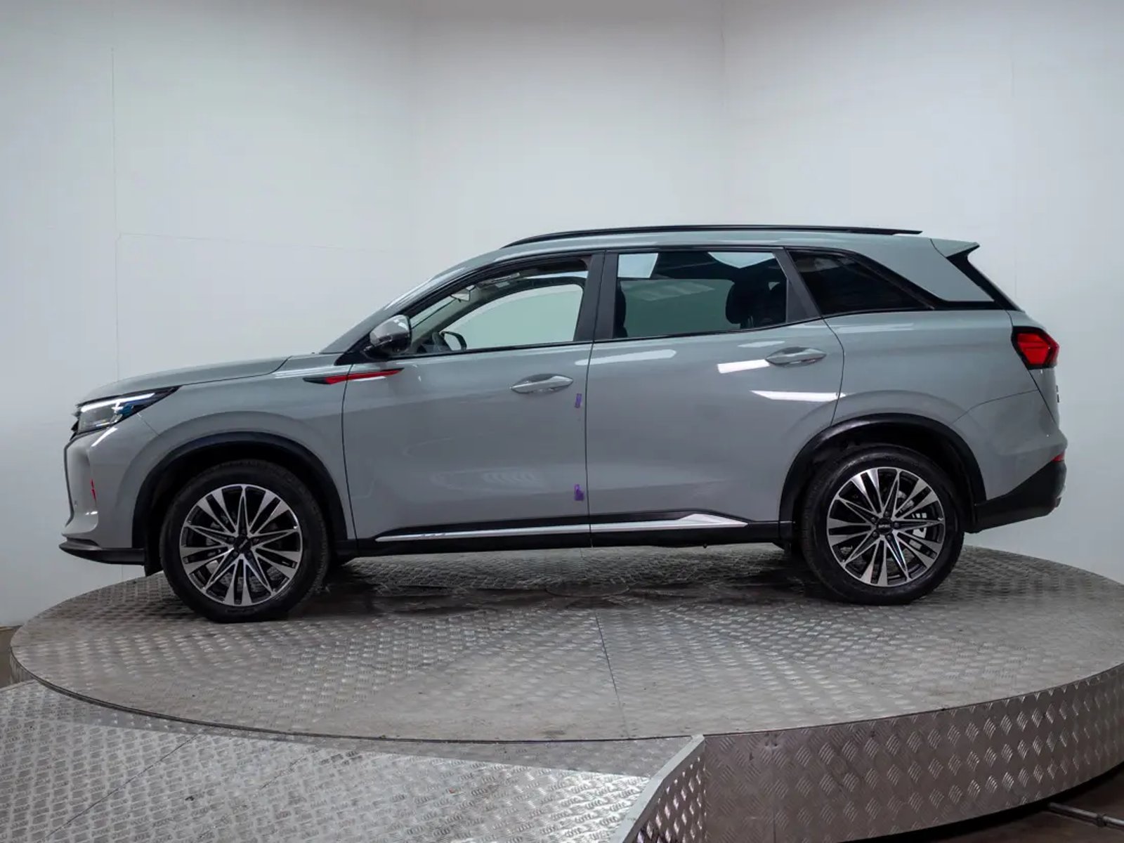 DFSK SUV 600 2025 - Foto 4 de 20