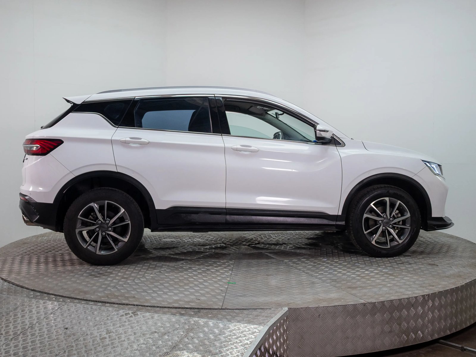 GEELY COOLRAY 2023 - Imagen 9 de 20