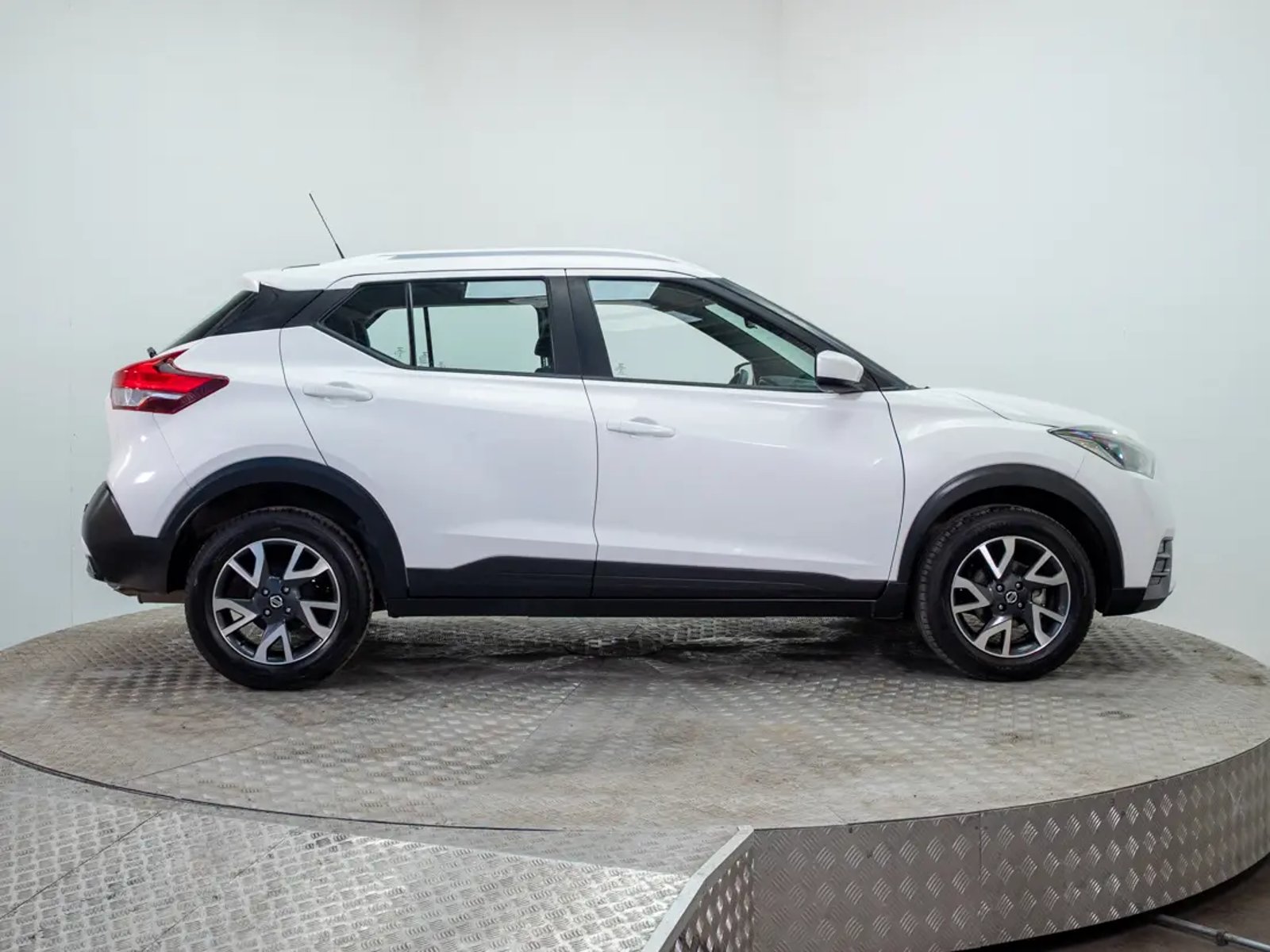 Nissan KICKS 2019 - Imagen 8 de 19
