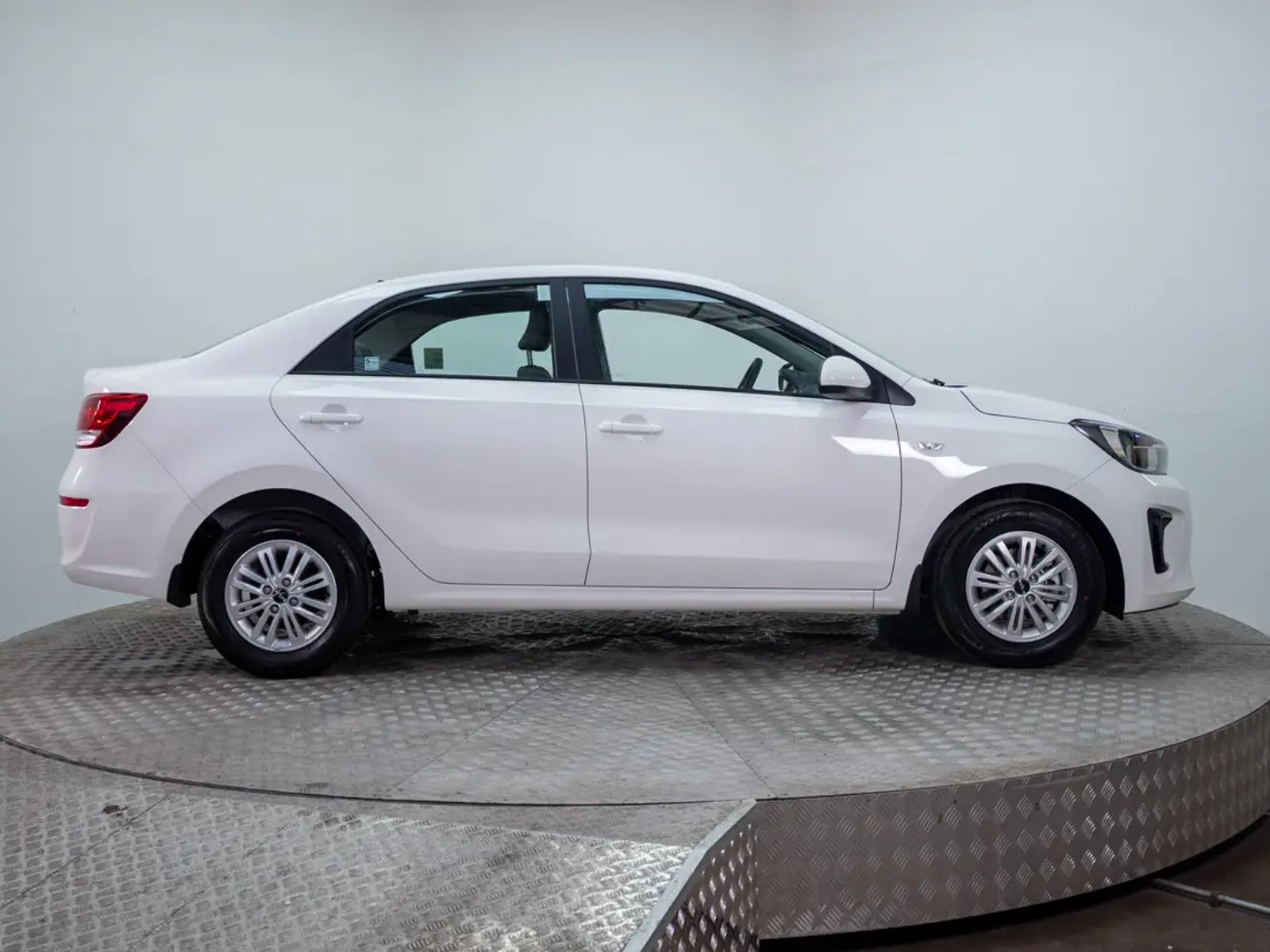 Kia SOLUTO 2026 - Imagen 8 de 20