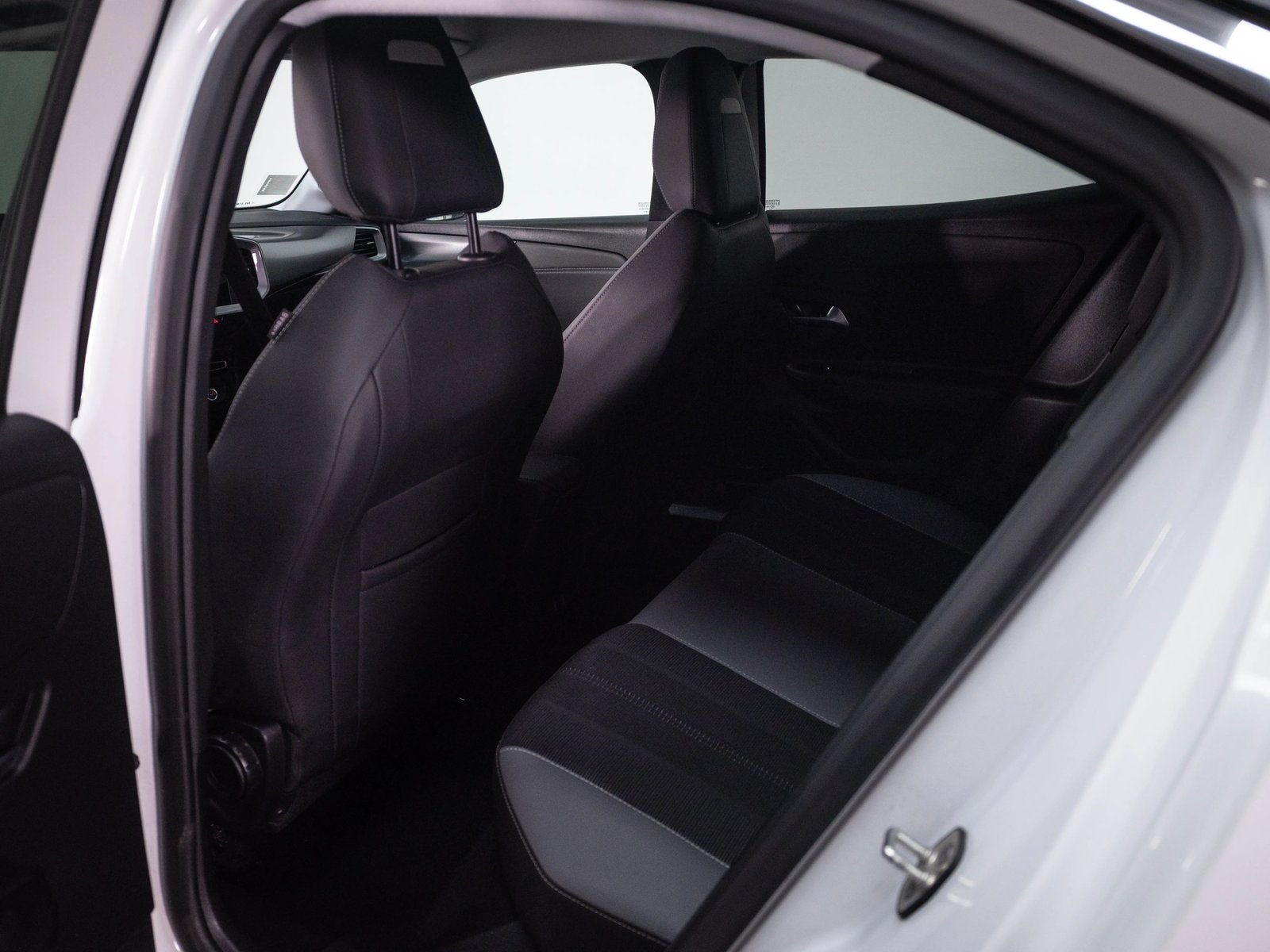 Opel MOKKA 2023 - Imagen 13 de 17