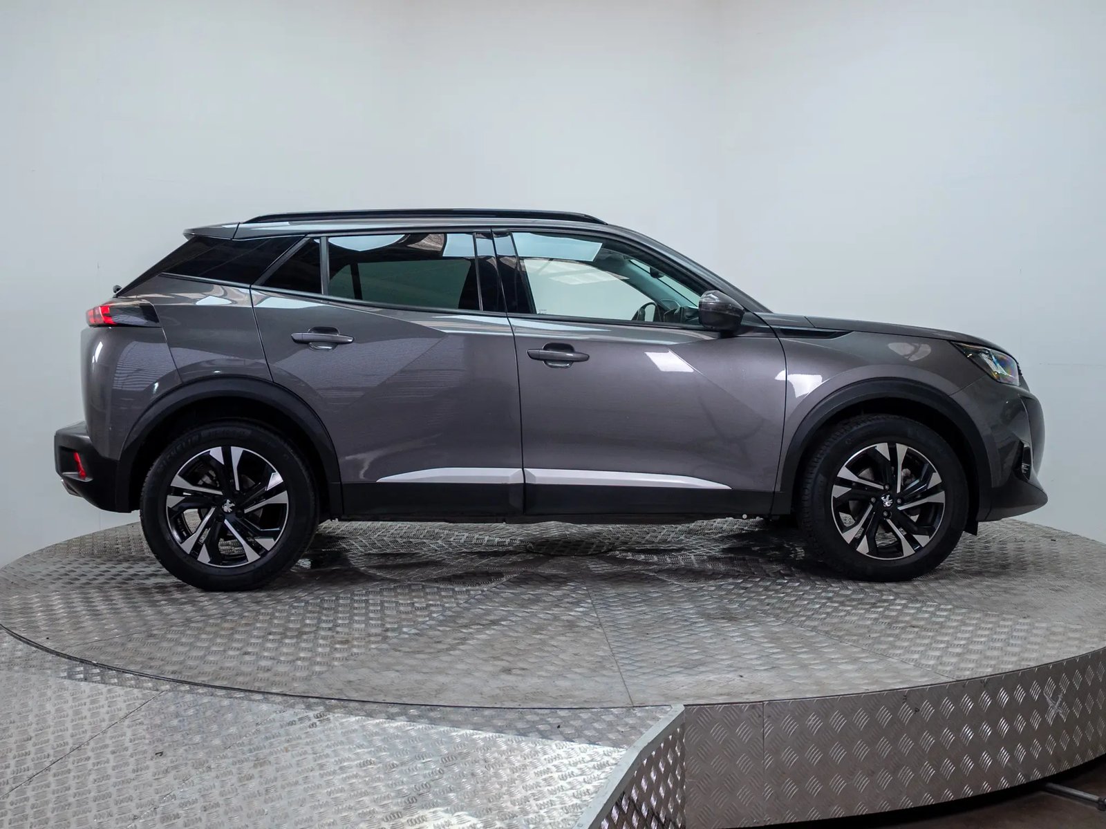 PEUGEOT 2008 2022 - Imagen 9 de 17