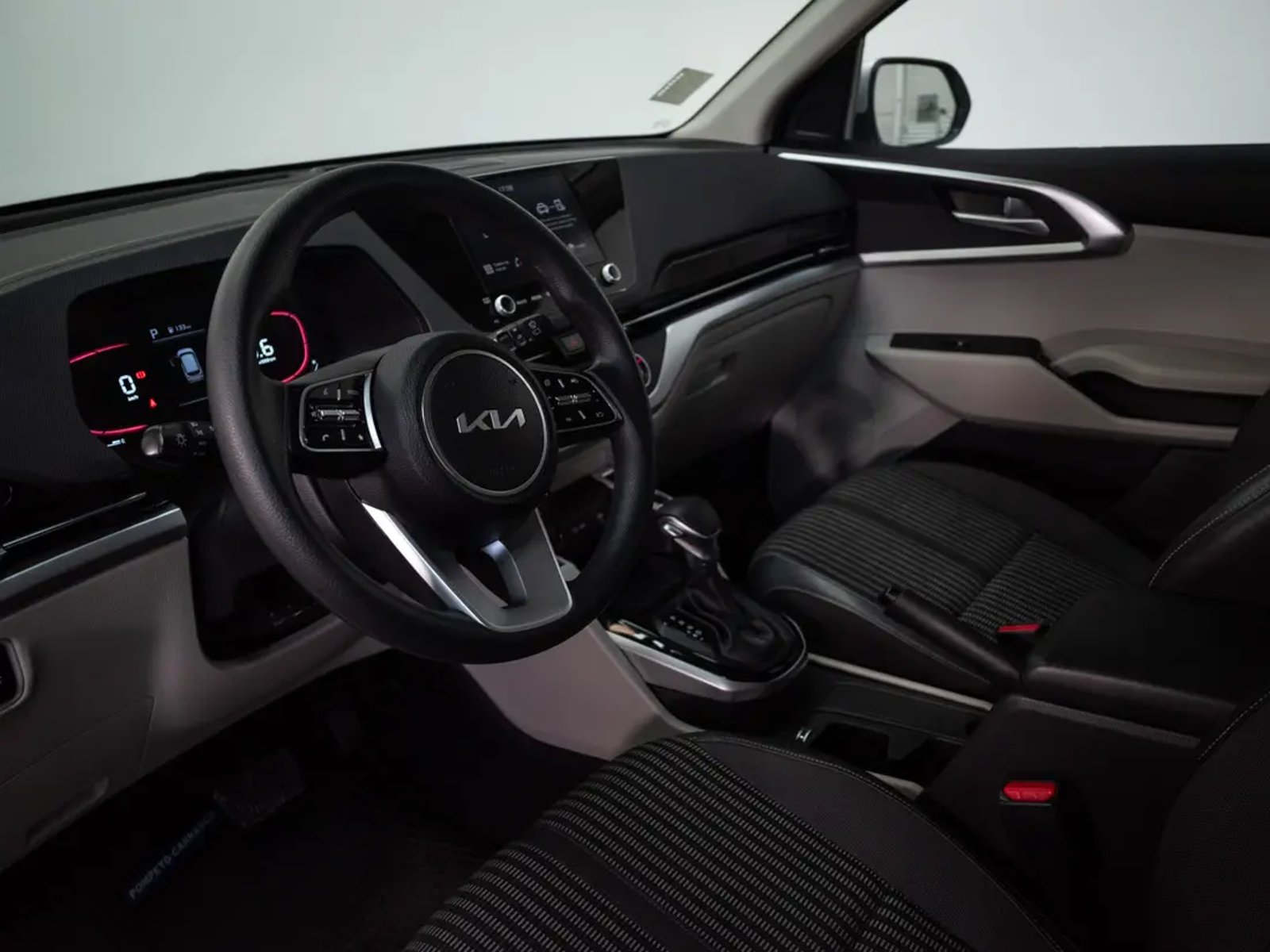 Kia CARENS 2023 - Imagen 11 de 20