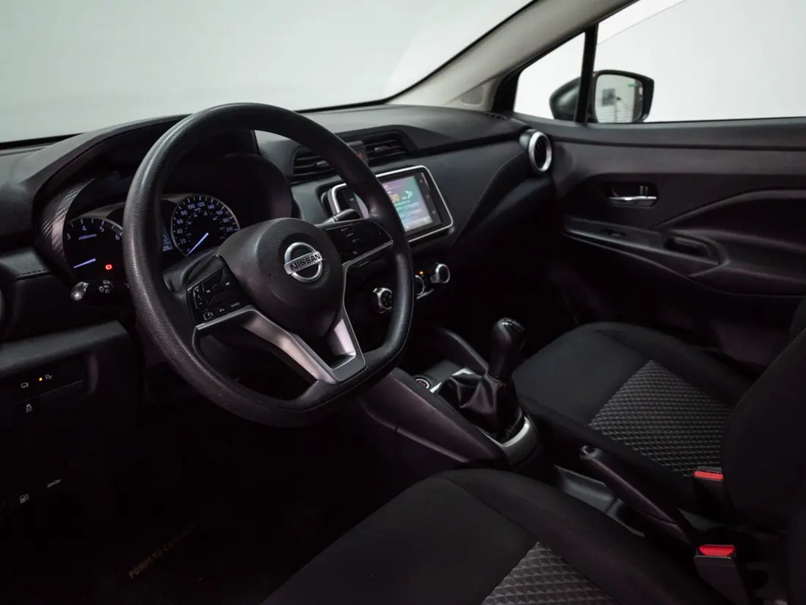 Nissan VERSA 2023 - Imagen 11 de 19
