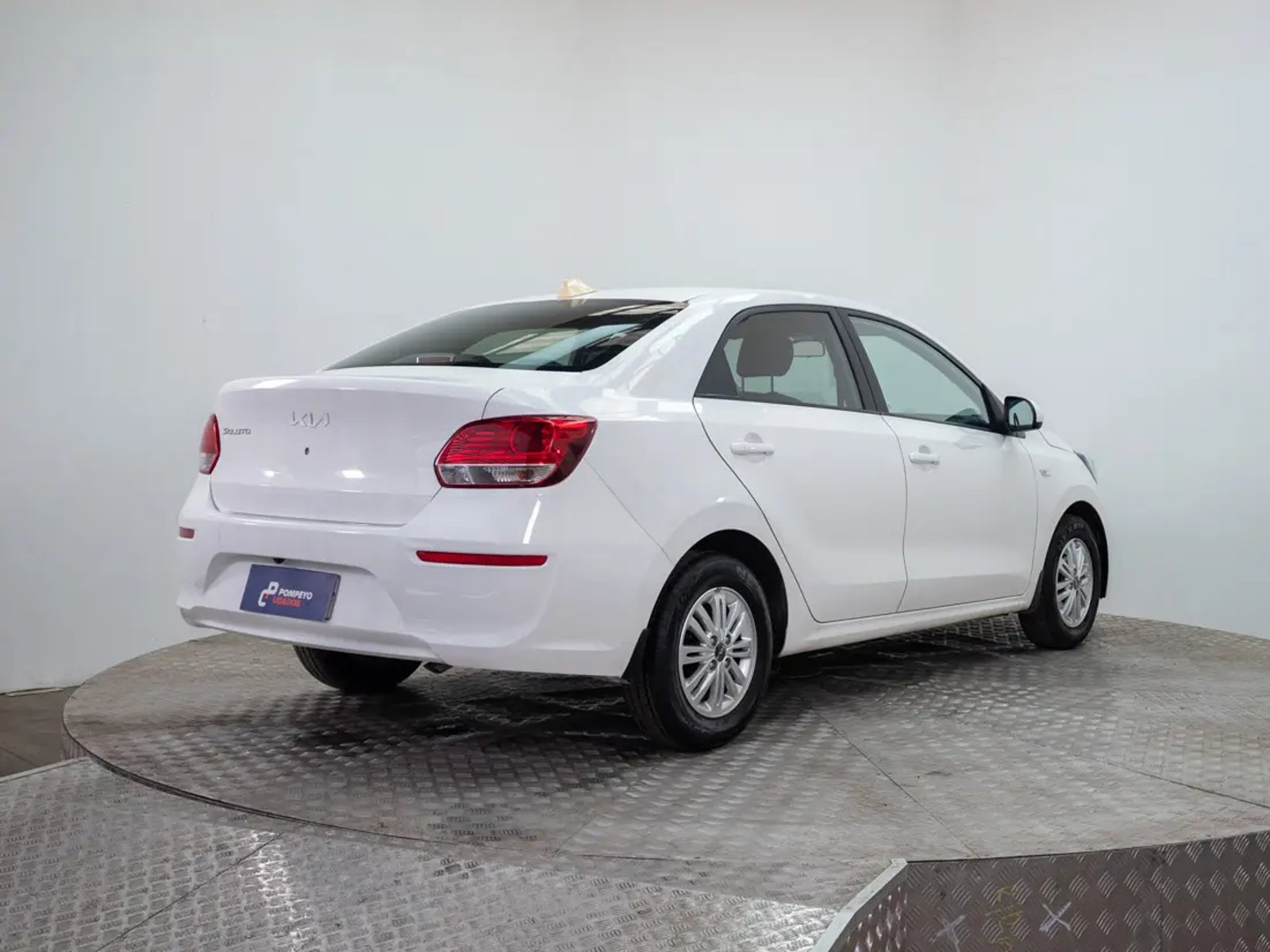 Kia SOLUTO 2024 - Imagen 7 de 20