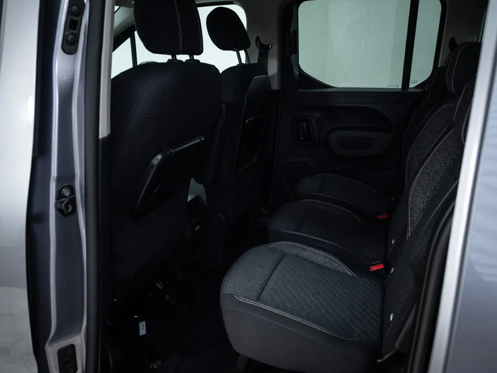 PEUGEOT RIFTER 2025 - Imagen 15 de 17