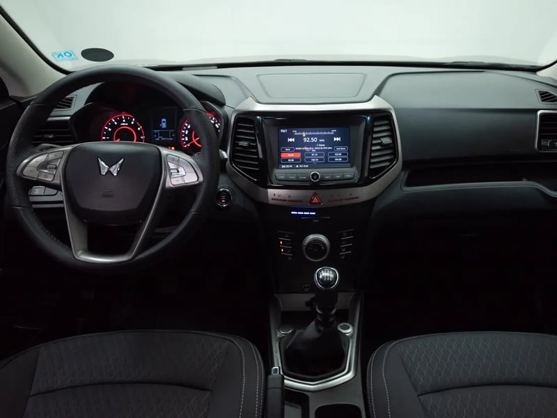 Mahindra XUV300 2024 - Imagen 15 de 20