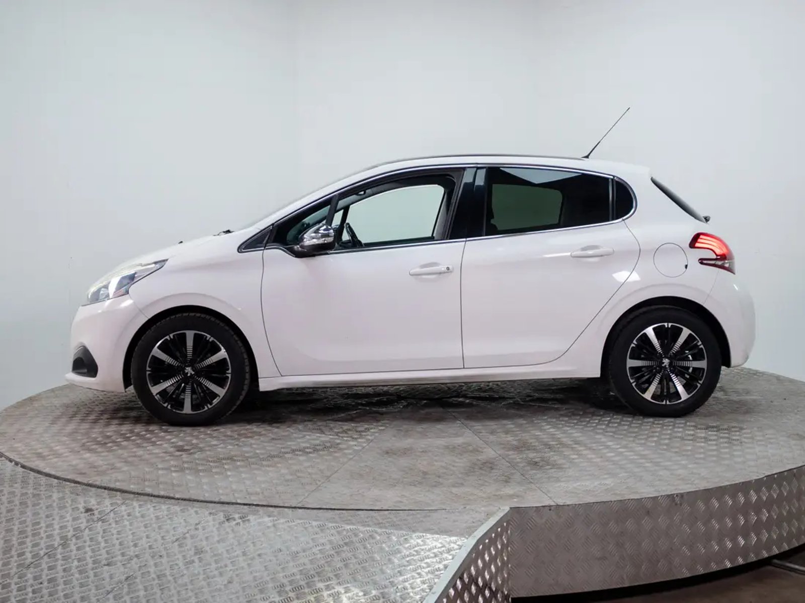 Peugeot 208 2019 - Foto 4 de 20