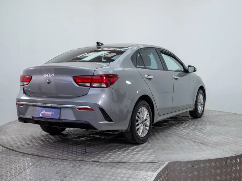 Kia RIO 4 2023 - Imagen 7 de 19
