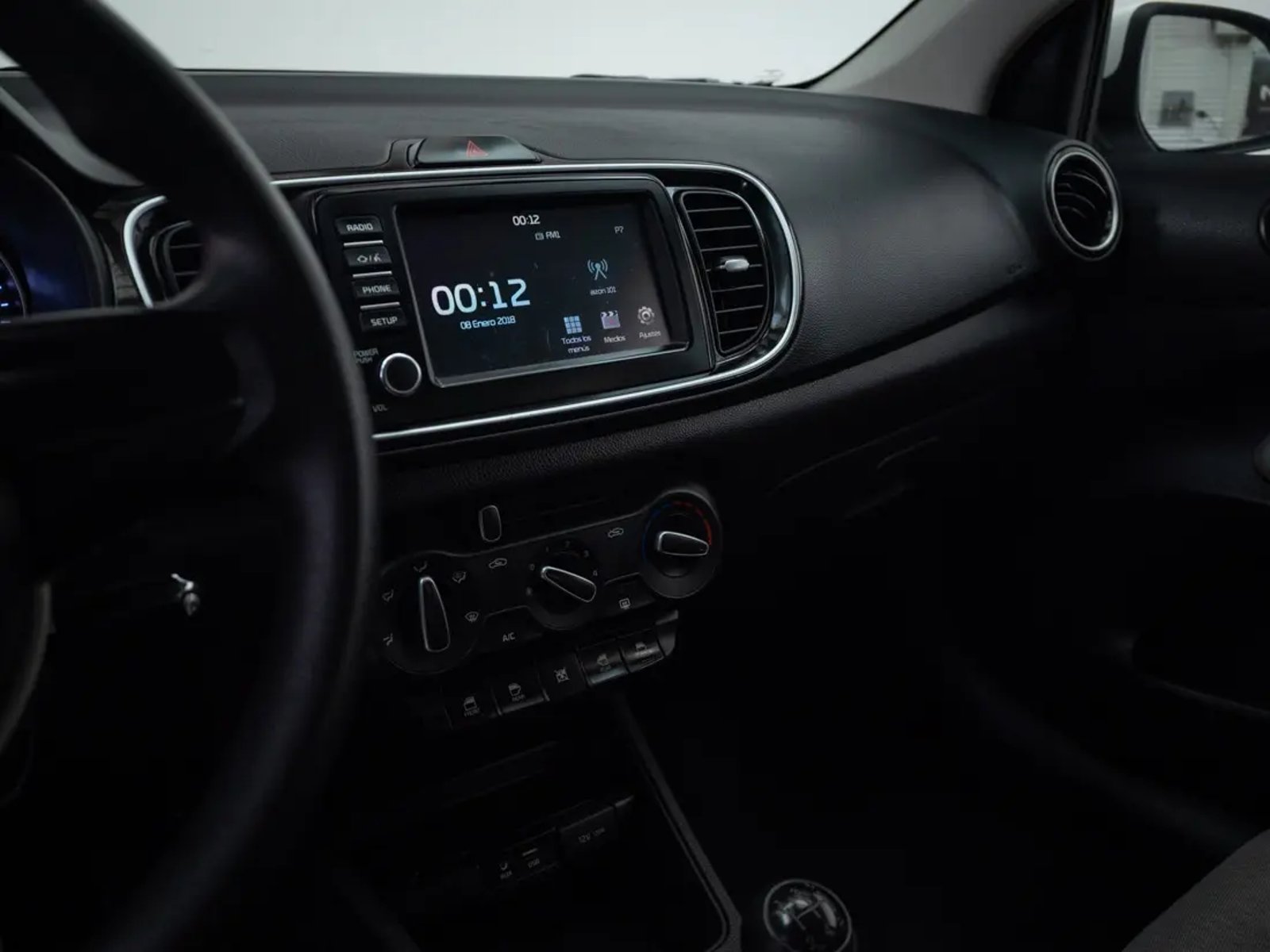 Kia SOLUTO 2024 - Imagen 12 de 20
