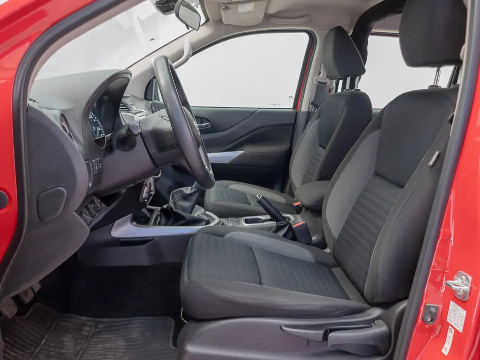 NISSAN NAVARA 2024 - Imagen 14 de 16