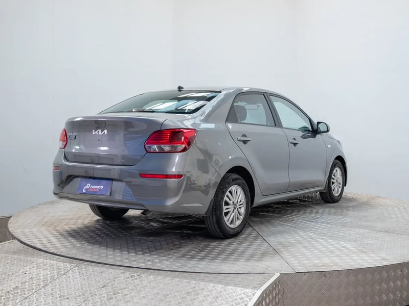 Kia SOLUTO 2024 - Imagen 8 de 20