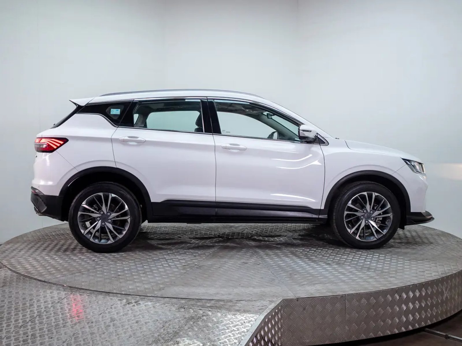 Geely COOLRAY 2023 - Imagen 9 de 17