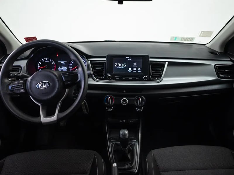 Kia RIO 5 2021 - Imagen 15 de 19