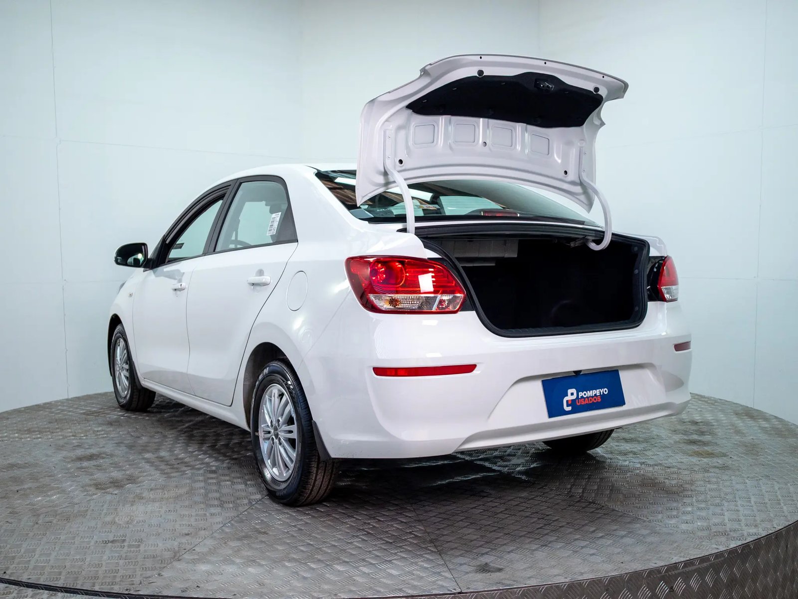 Kia SOLUTO 2026 - Imagen 13 de 19