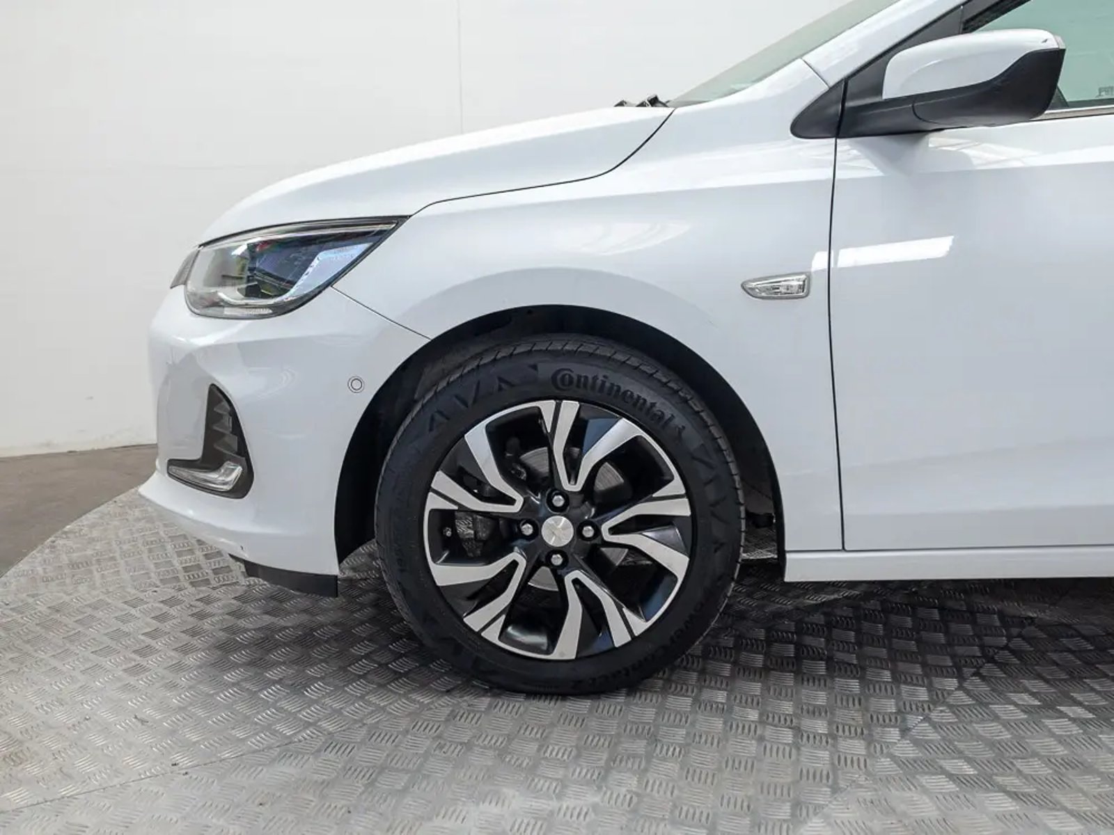 CHEVROLET ONIX 2023 - Imagen 4 de 16