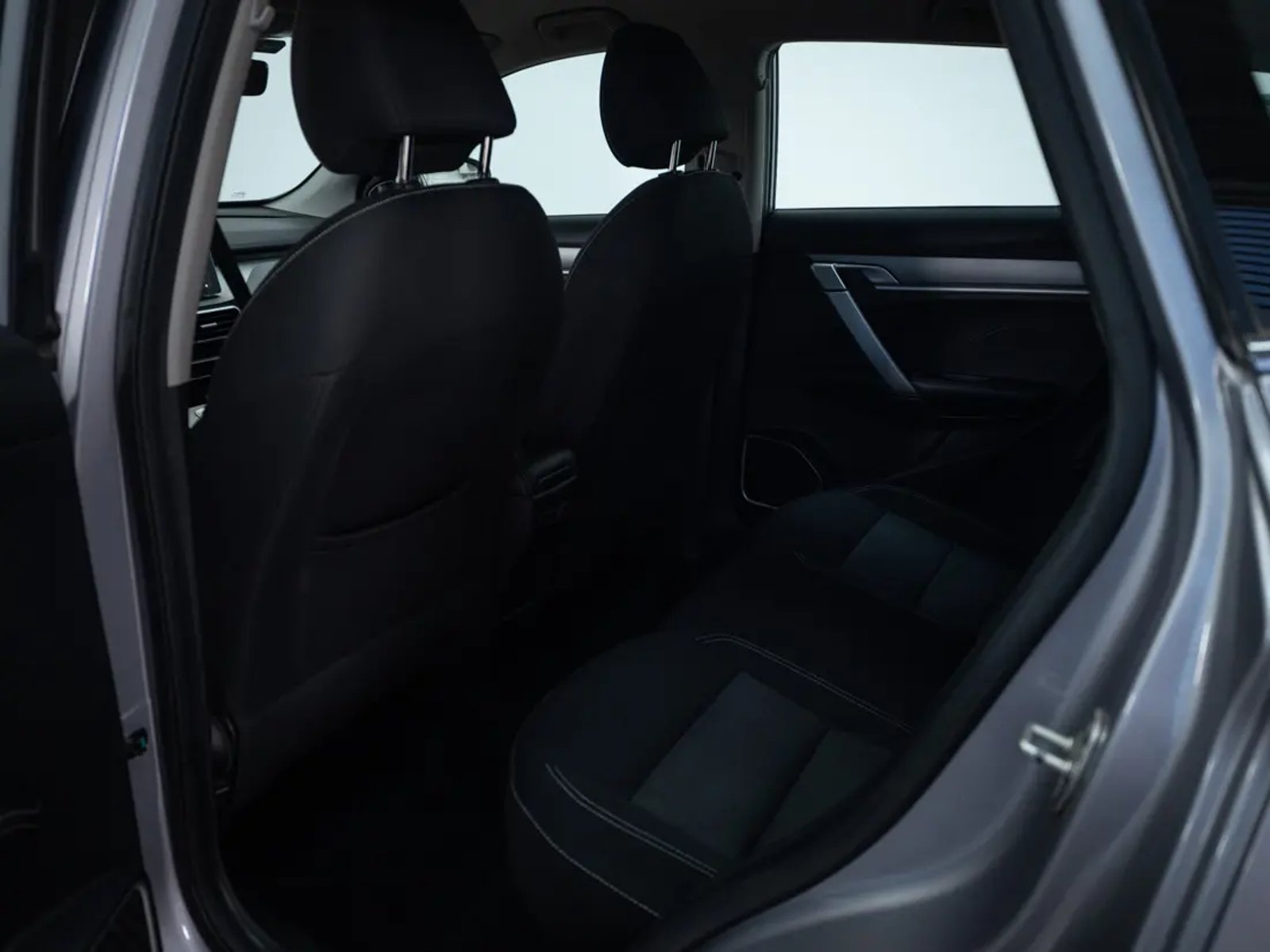 GEELY COOLRAY 2023 - Imagen 15 de 18