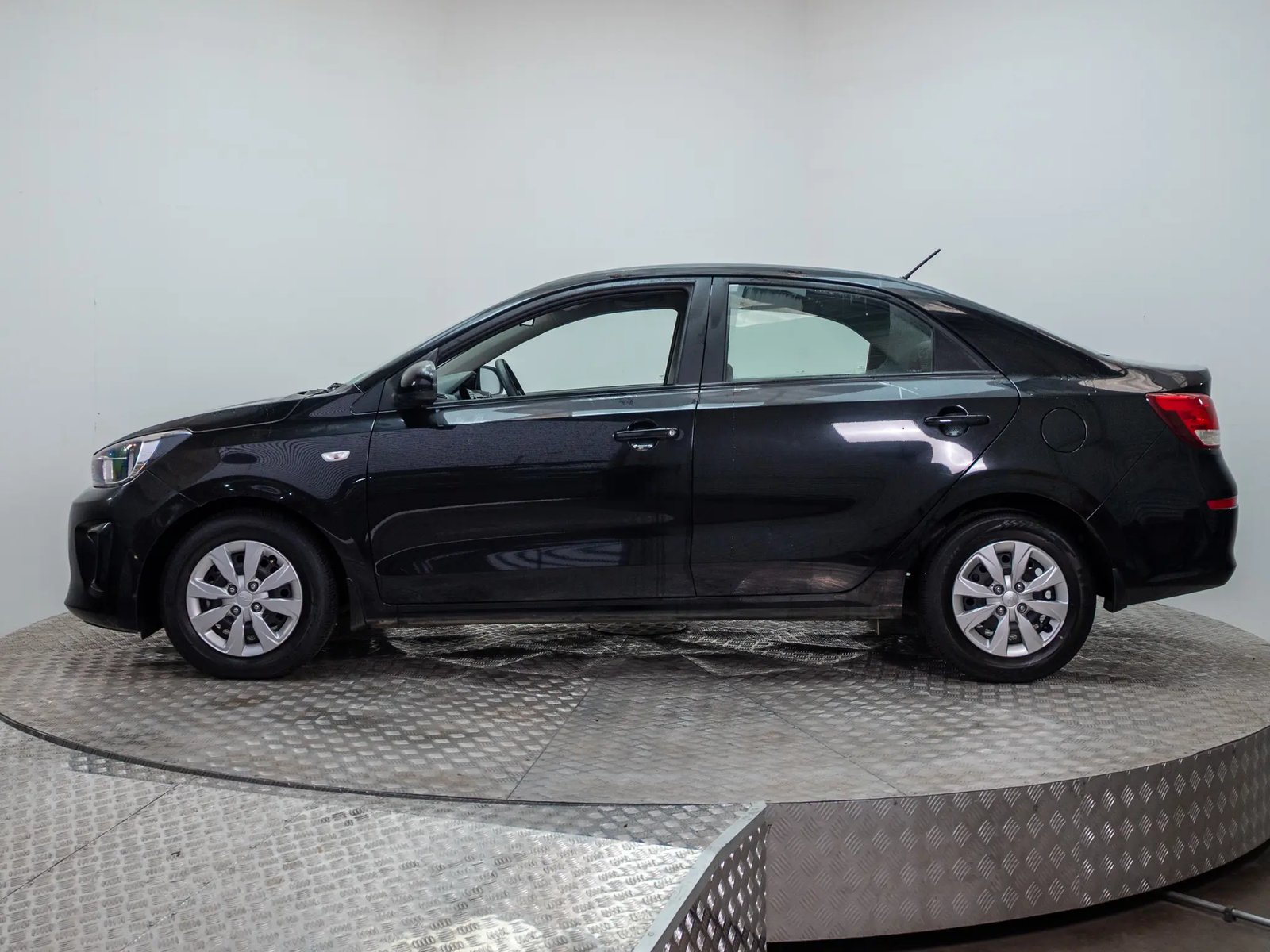KIA SOLUTO 2023 - Imagen 6 de 17