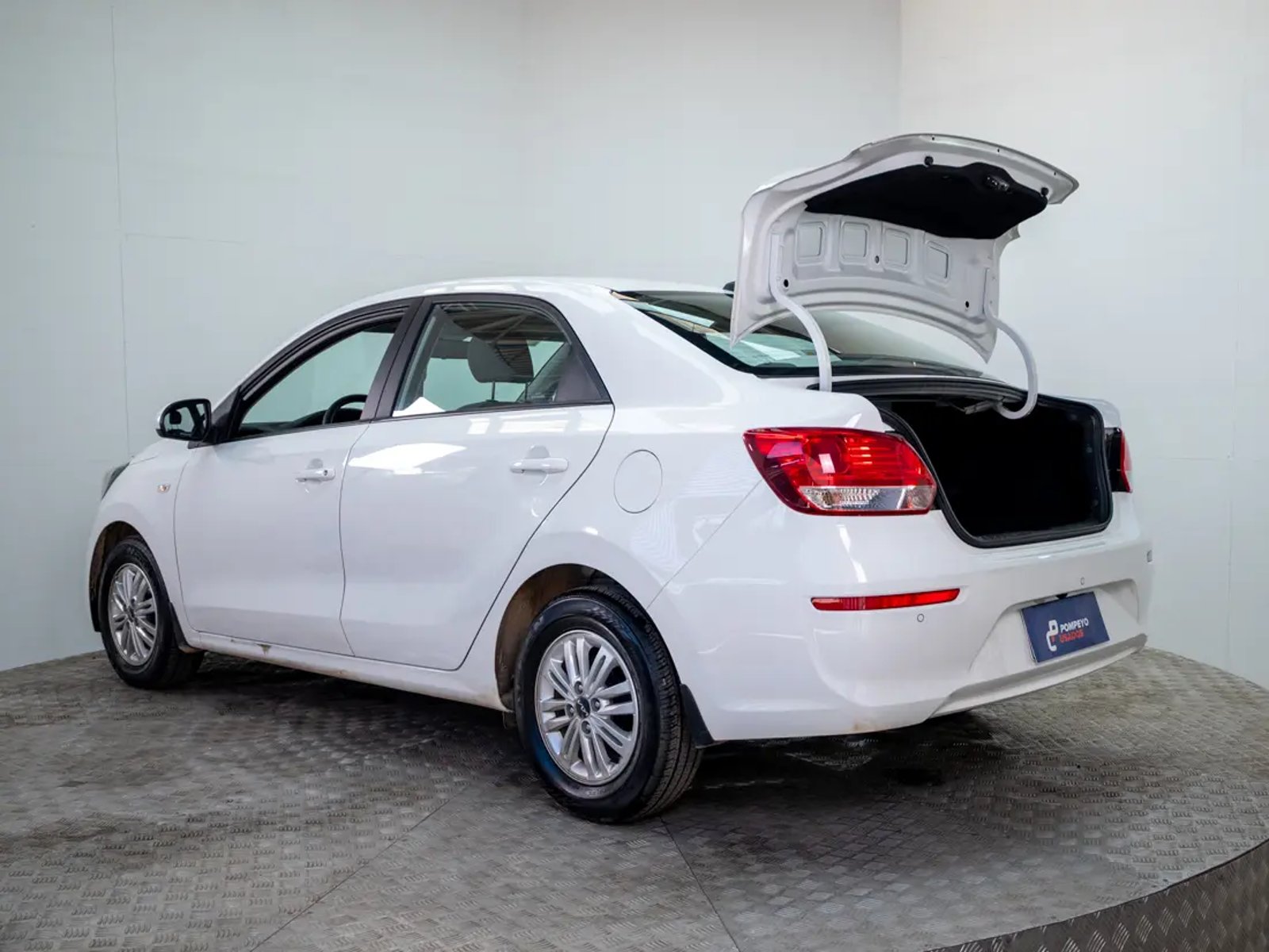 Kia SOLUTO 2026 - Imagen 10 de 20