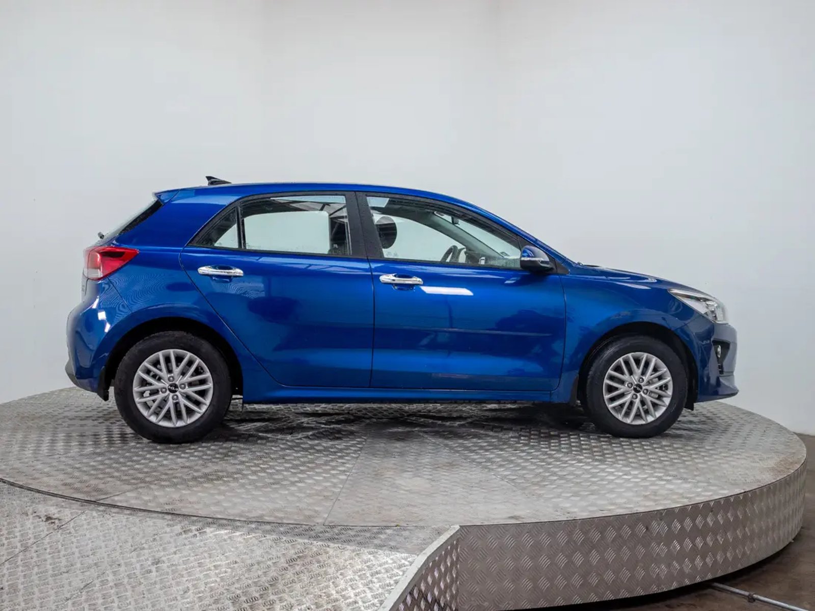 Kia RIO 5 2024 - Imagen 8 de 20
