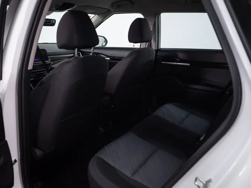 Kia SELTOS 2024 - Imagen 14 de 18