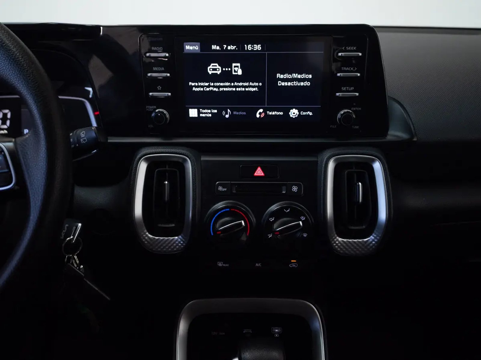 Kia SONET 2024 - Imagen 16 de 19