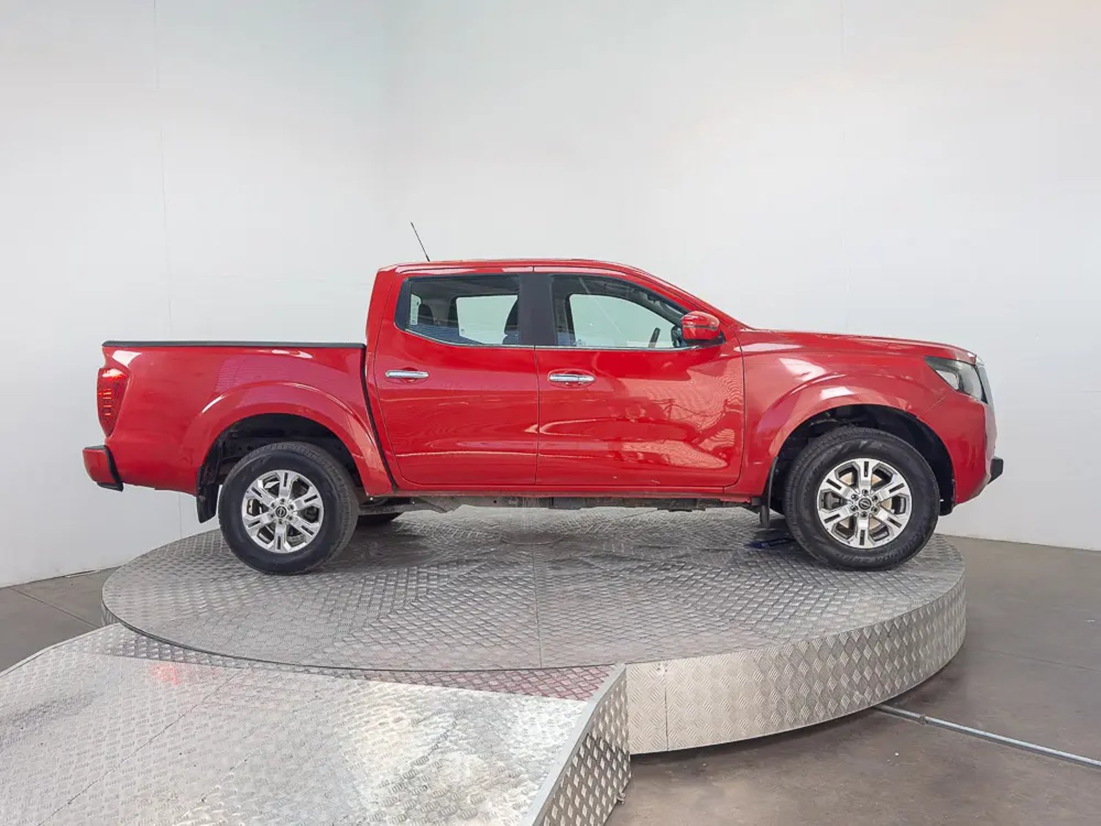 NISSAN NAVARA 2024 - Imagen 9 de 16